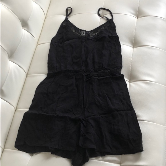 Adorable comfy romper - Picture 1 of 2